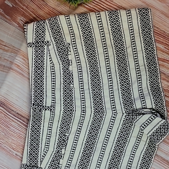LOFT Riviera print striped shorts - Picture 9 of 13